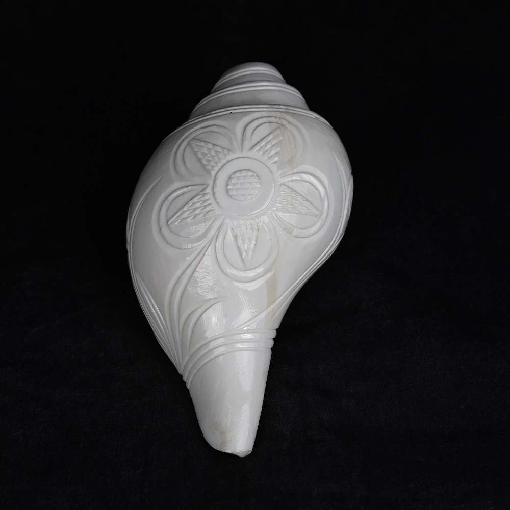 Blowing Shankh Vamavarti (Carving)