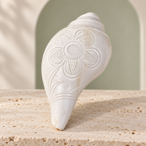 Blowing Shankh Vamavarti (Carving)